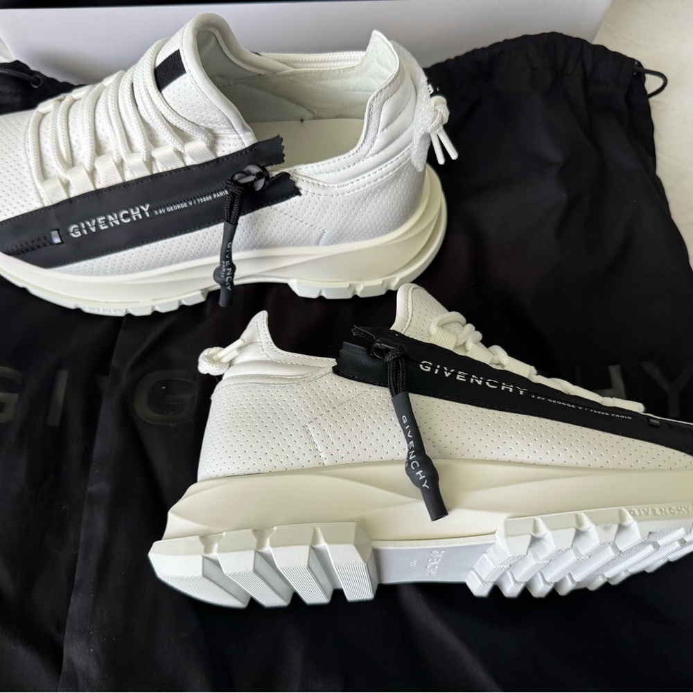 Givenchy Spectre Sneakers 37.5 - Picture 4 of 12